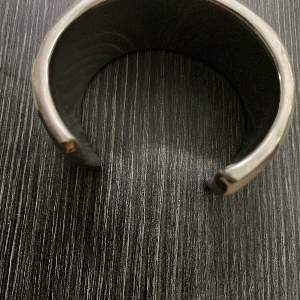 Handmade Inlay Shell Cuff Bracelet - Neutral Black & Cream - Picture 4 of 5